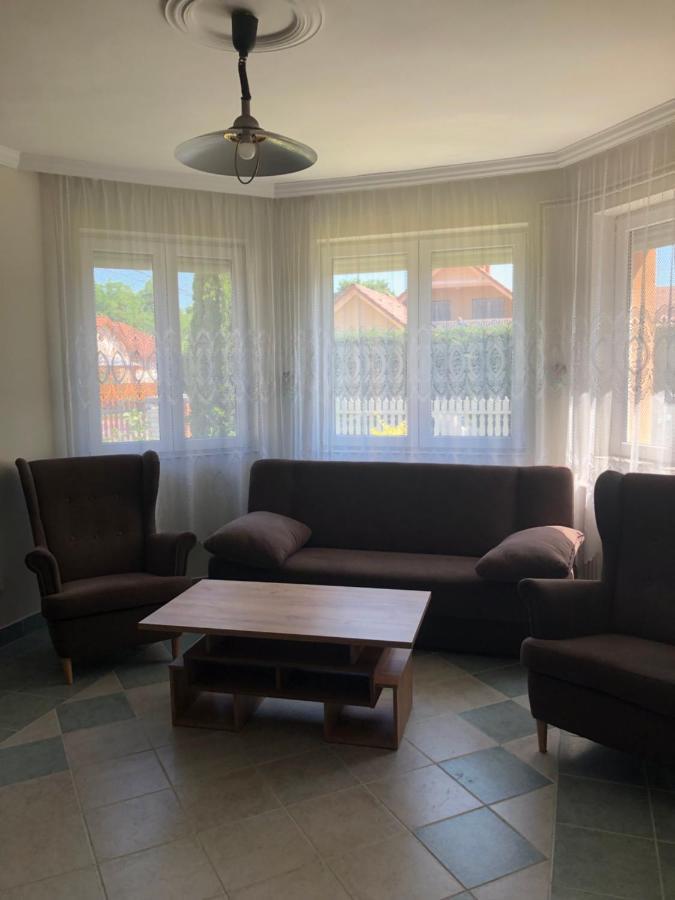 Tulipan Vendeghaz Apartment Hajdúszoboszló Екстериор снимка