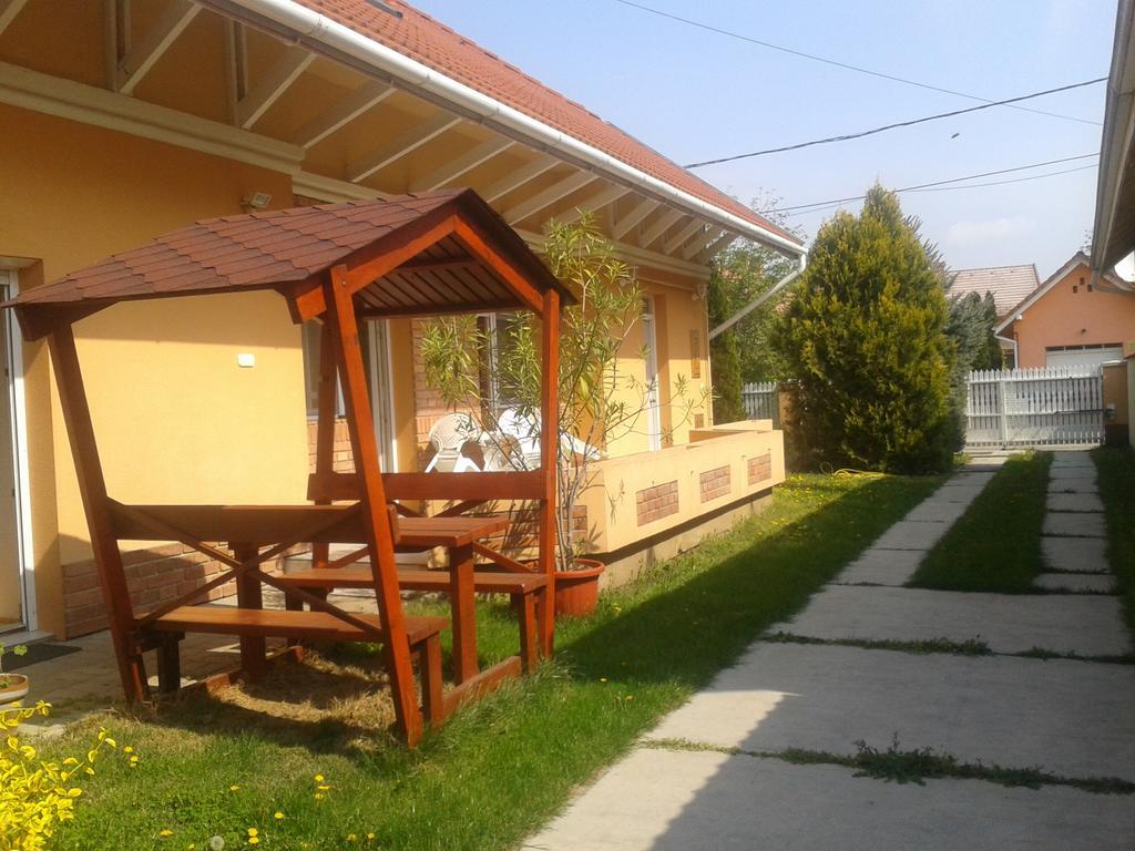 Tulipan Vendeghaz Apartment Hajdúszoboszló Екстериор снимка