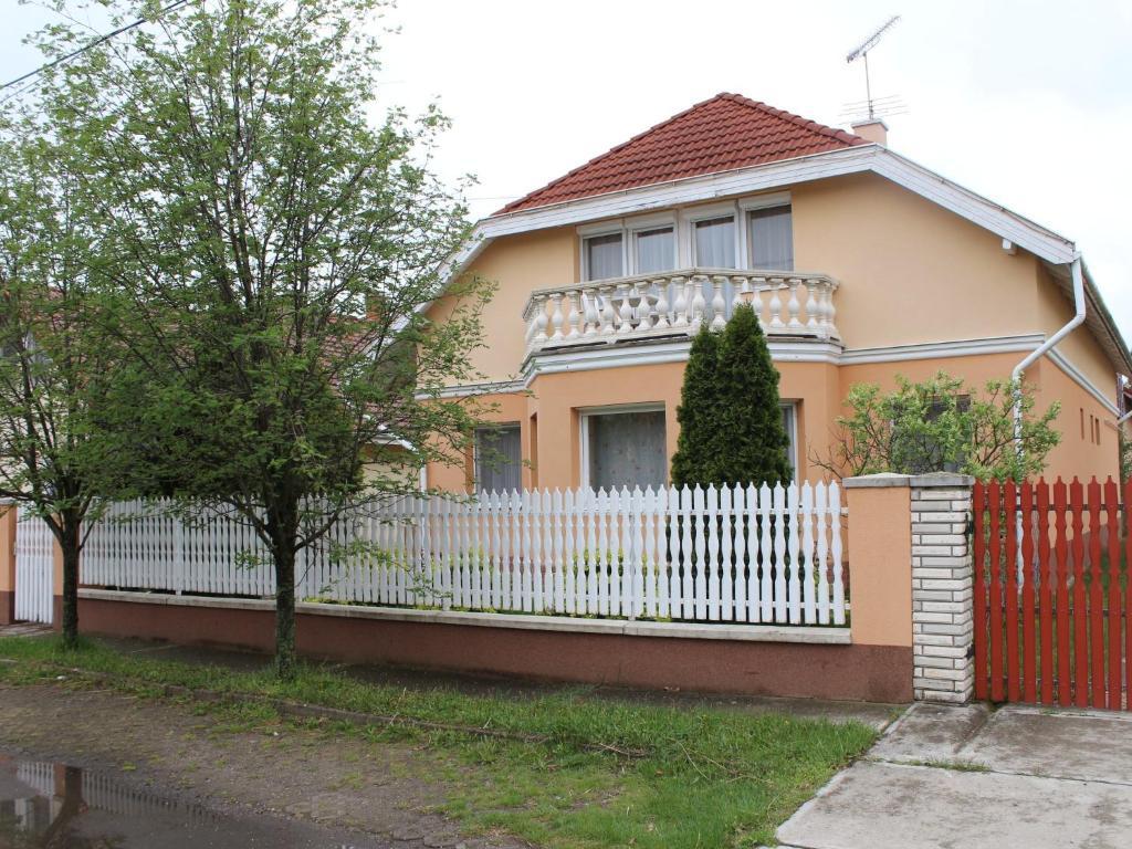 Tulipan Vendeghaz Apartment Hajdúszoboszló Екстериор снимка